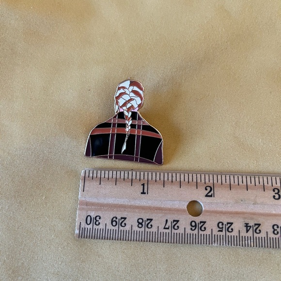 Evermore Taylor Swift pin - Picture 4 of 6